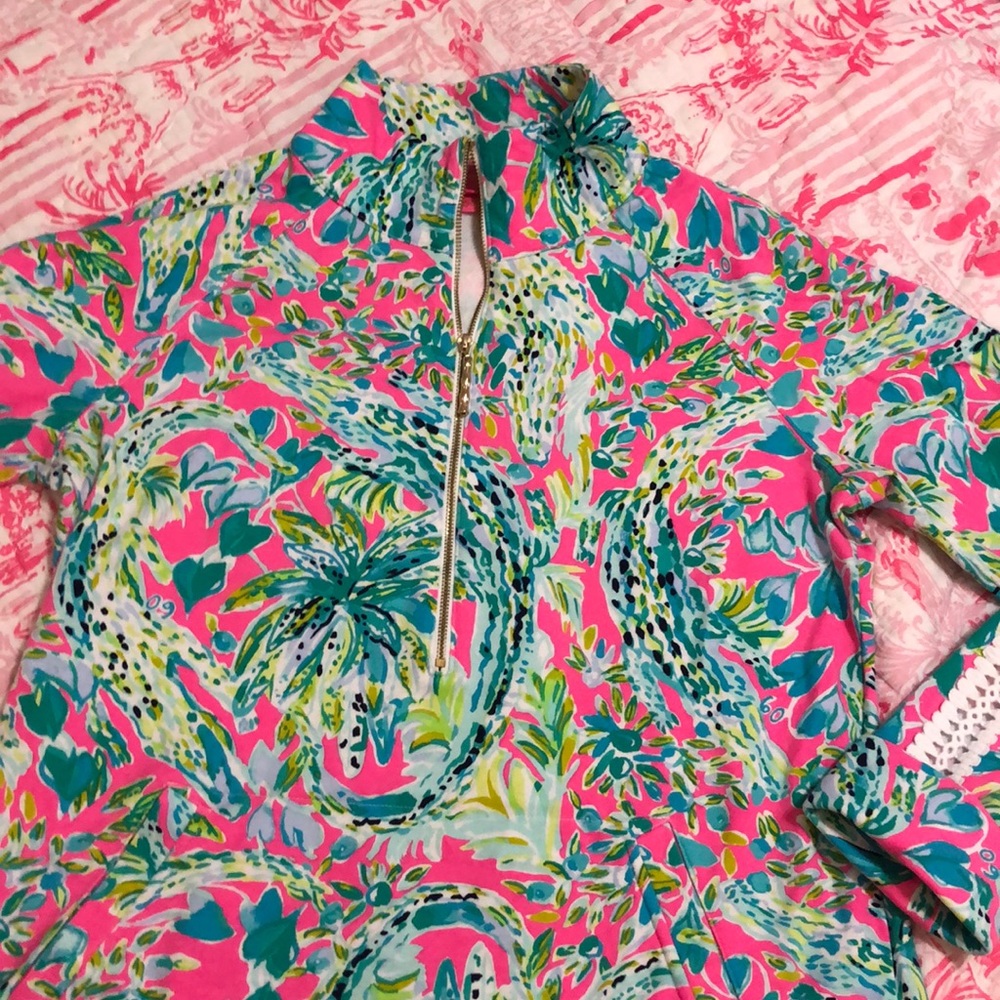 Lilly Pulitzer Snapped Back Popover EUC